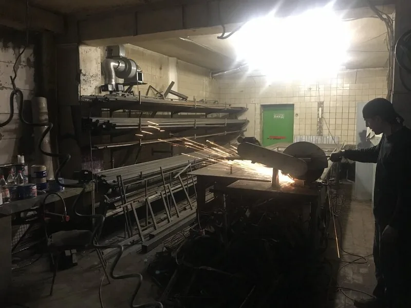 Зварювальний цех RECLAMASTAND — зварювання металевих каркасів для рекламних стендів
